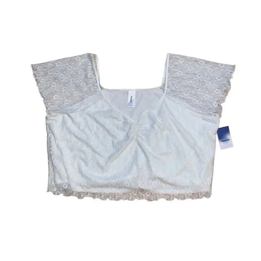 Abound Lace Crop Top - Picture 2 of 7